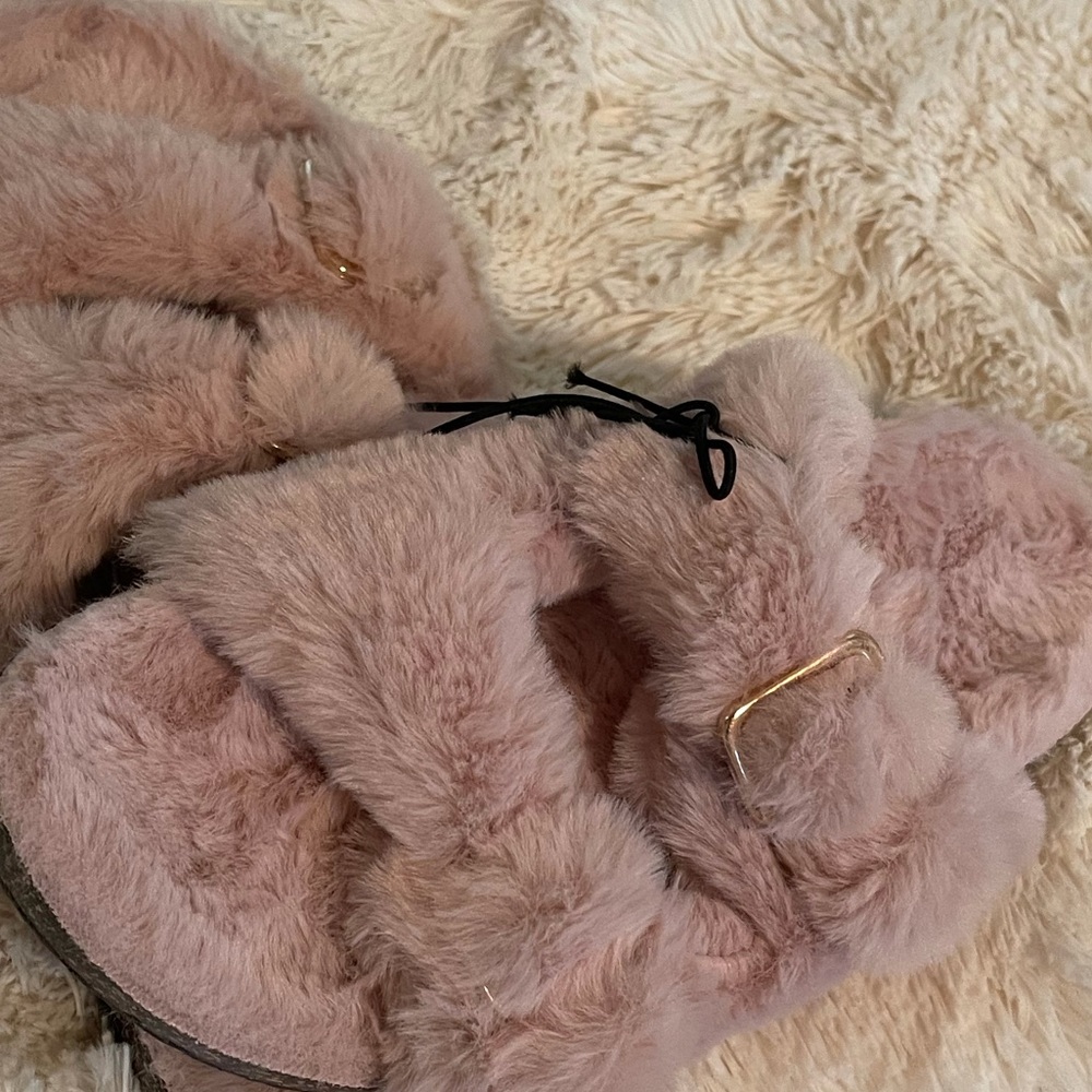 FUZZY FAUX FUR SANDALS, SLIDES, SLIPPERS SIZE 9/10 NWT - Picture 8 of 9